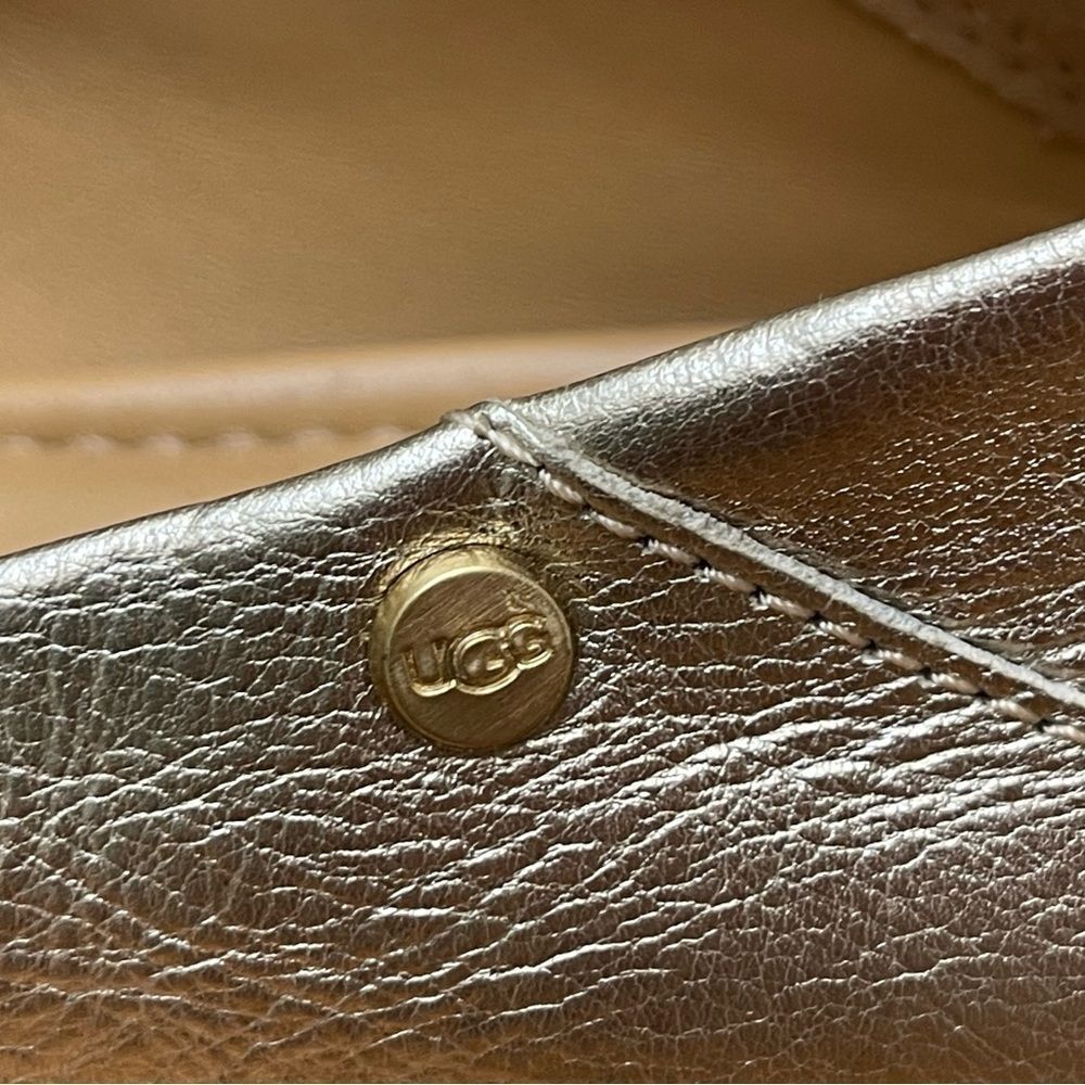 New UGG Janaya Women’s Gold Soft Leather Square Toe Loafers Sz 6 Slip On Classic - Picture 7 of 7